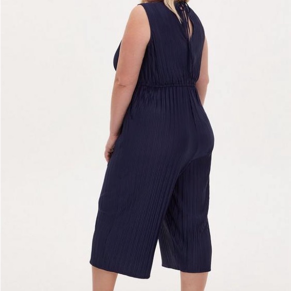 Torrid Pleated Knit Crop Wide Leg Jumpsuit - Picture 8 of 13